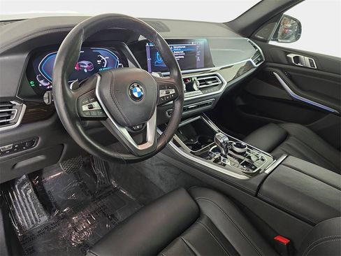 Used 2021 BMW X5 xDrive45e w/ Executive Package image 19