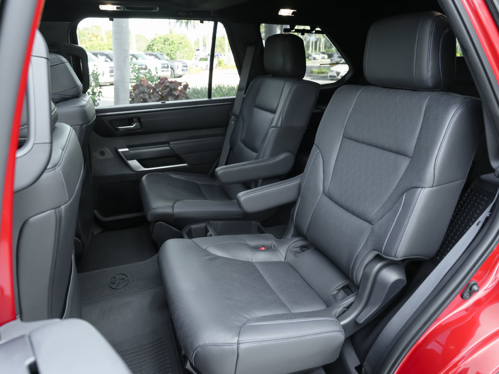 Used 2024 Toyota Sequoia Platinum AWD/4WD image 36