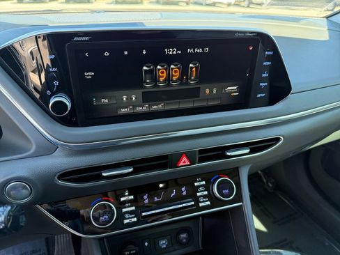 Used 2022 Hyundai Sonata Limited w/ Preferred Accessory Package image 18