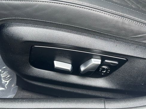 Used 2023 BMW 530i xDrive w/ Premium Package image 17