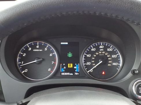 Used 2017 Mitsubishi Outlander SE AWD/4WD image 23