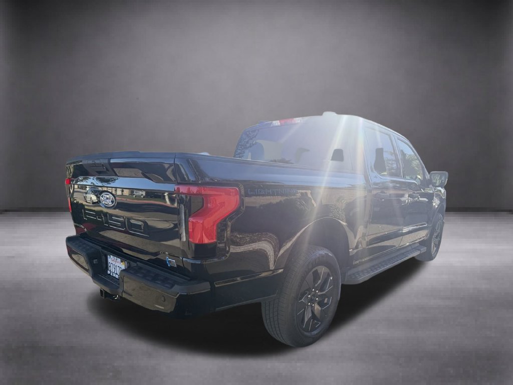 Used 2024 Ford F150 Lightning XLT AWD/4WD image 15