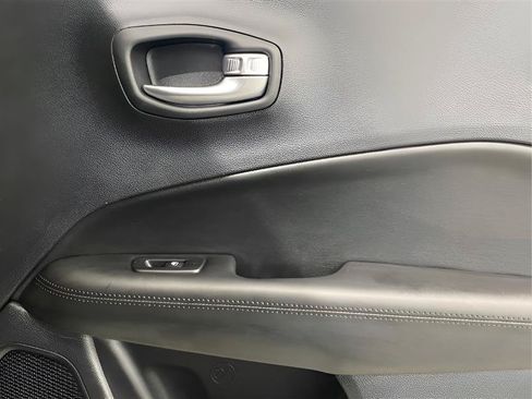 Used 2019 Jeep Compass Latitude AWD/4WD image 19