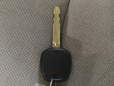 Used 2020 Toyota Corolla L FWD image 32