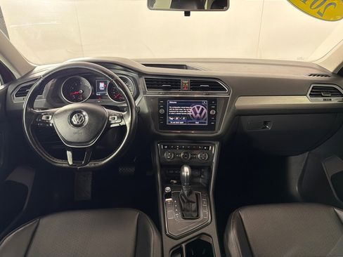 Used 2018 Volkswagen Tiguan SE w/ 18" Alloy Wheels Package image 27