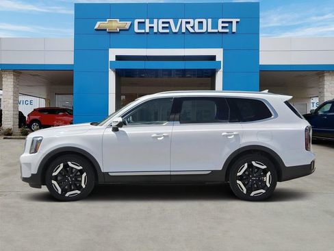 Used 2025 Kia Telluride EX FWD image 3
