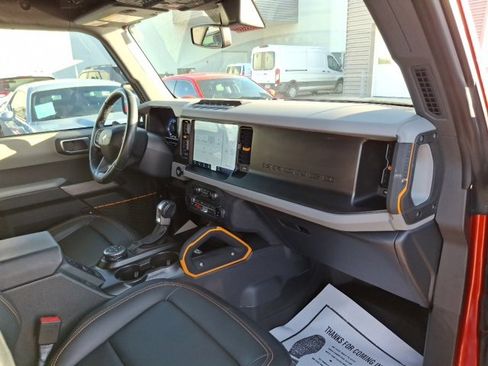 Used 2022 Ford Bronco Badlands image 13