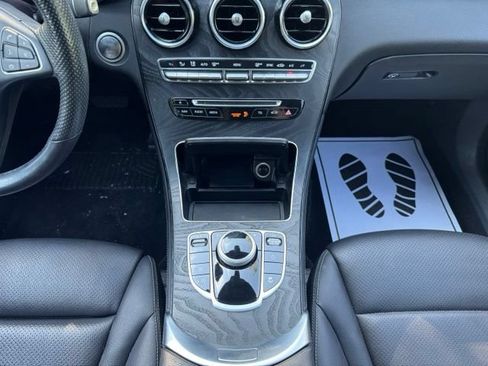 Used 2019 Mercedes-Benz GLC 300 4MATIC image 27
