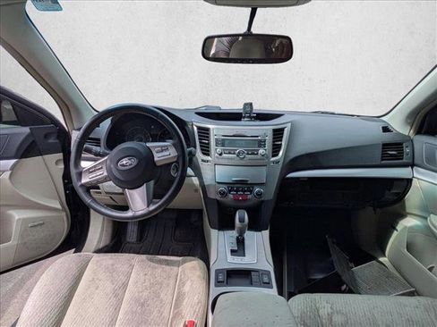 Used 2010 Subaru Outback 2.5i Premium AWD/4WD image 11