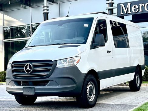 Used 2024 Mercedes-Benz Sprinter 2500 image 2