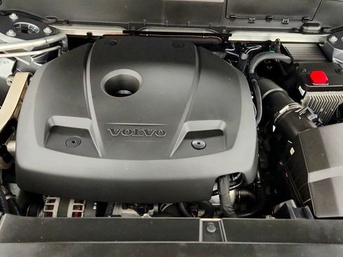 Used 2020 Volvo XC90 T5 Momentum image 28