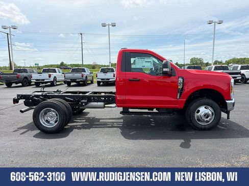 New 2026 Ford F350 XLT w/ XLT Value Package AWD/4WD image 6