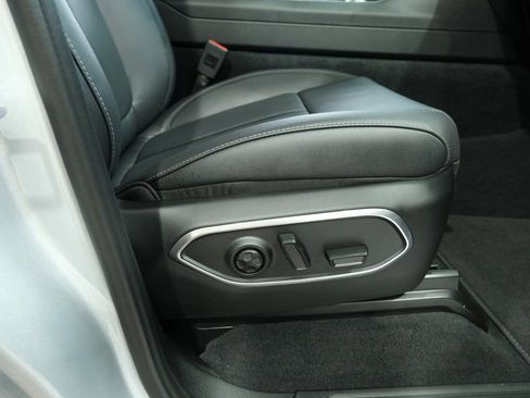 New 2026 Jeep Grand Wagoneer Limited image 31