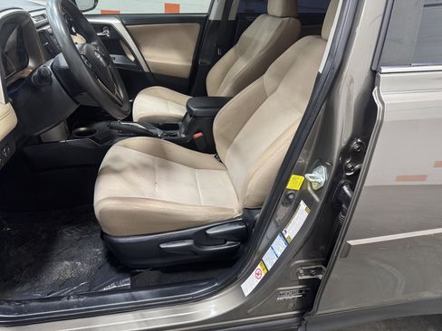 Used 2014 Toyota RAV4 XLE image 21