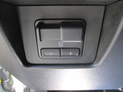 Used 2024 Chevrolet Colorado ZR2 w/ Technology Package AWD/4WD image 16