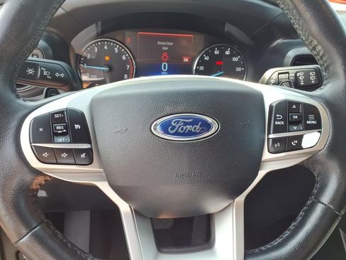 Used 2020 Ford Explorer XLT RWD image 7