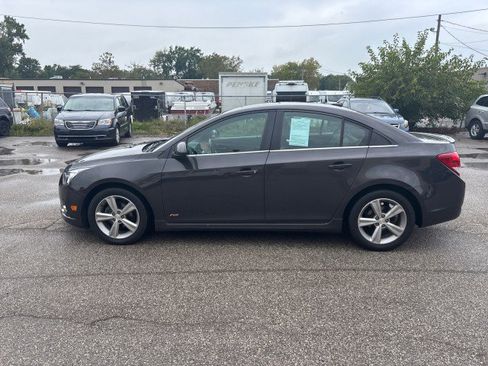 Used 2014 Chevrolet Cruze LT w/ RS Package image 8