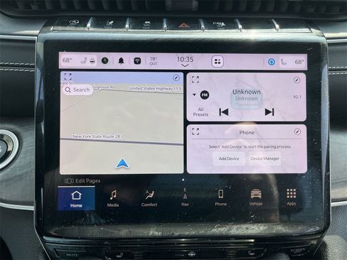 Used 2023 Jeep Grand Cherokee L Limited w/ Black Appearance Package image 13