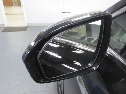 Used 2019 Lincoln Nautilus Select AWD/4WD image 18