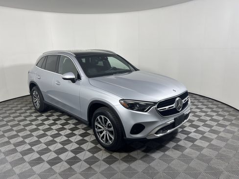 Used 2023 Mercedes-Benz GLC 300 4MATIC image 7