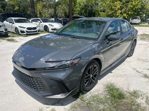 Used 2025 Toyota Camry SE FWD image 2