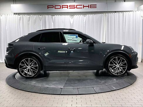 New 2026 Porsche Macan 4 Electric AWD/4WD image 8