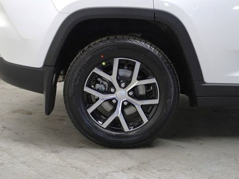 New 2026 Jeep Grand Cherokee Limited image 32