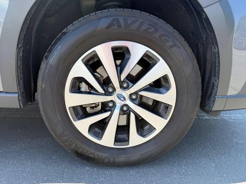 Used 2025 Subaru Outback Premium w/ Popular Package #1A AWD/4WD image 30