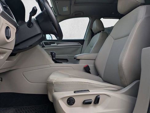Used 2019 Volkswagen Atlas SEL FWD image 16