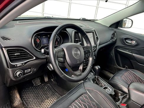 Used 2019 Jeep Cherokee Trailhawk w/ Comfort/Convenience Group image 8