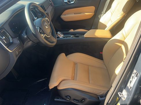 Used 2022 Volvo XC60 B6 Inscription AWD/4WD image 5