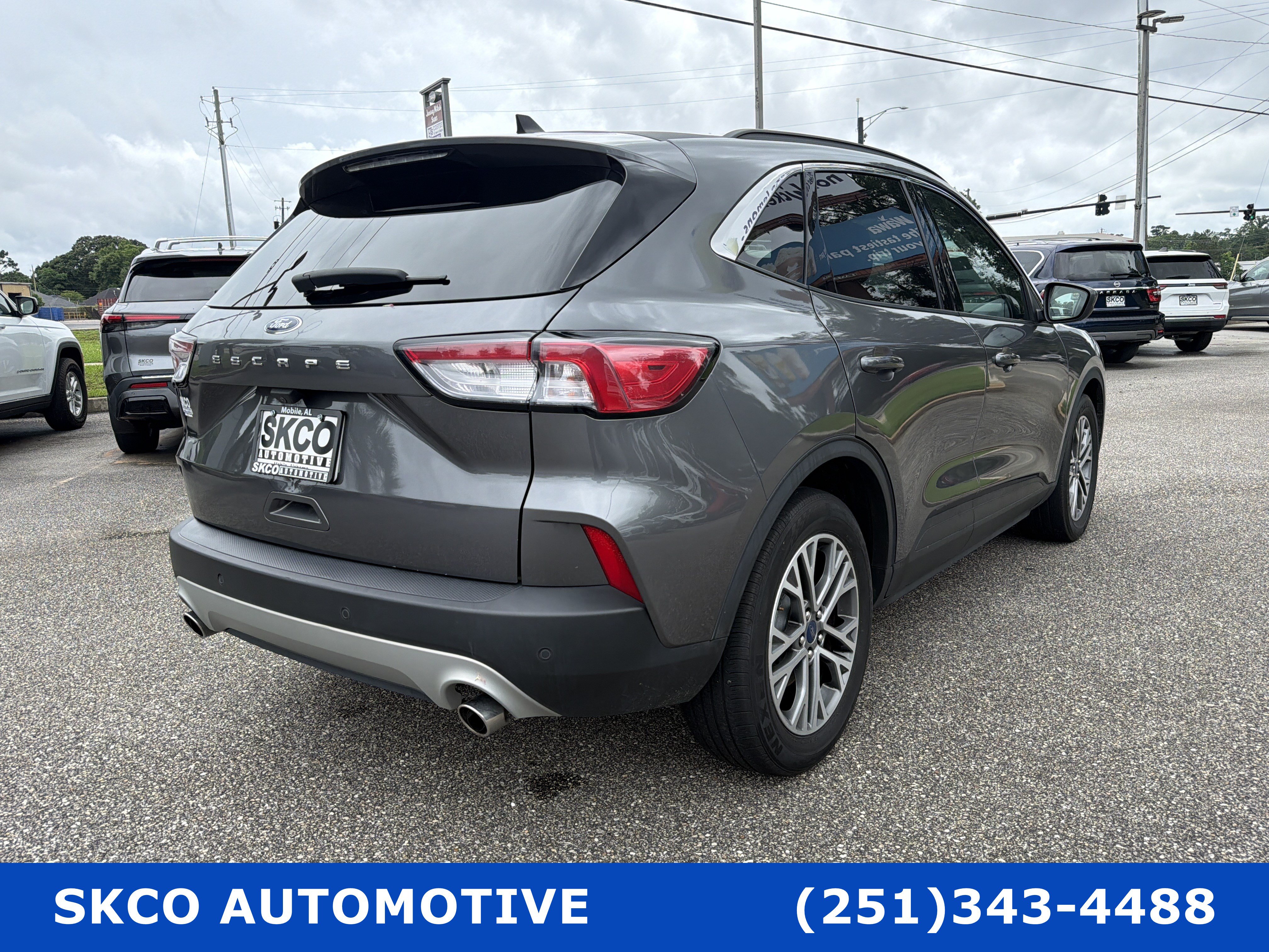Used 2022 Ford Escape SEL w/ Technology Package FWD image 5