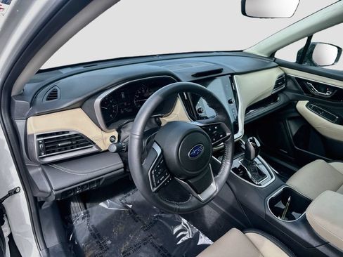 Certified 2025 Subaru Outback Limited AWD/4WD image 9