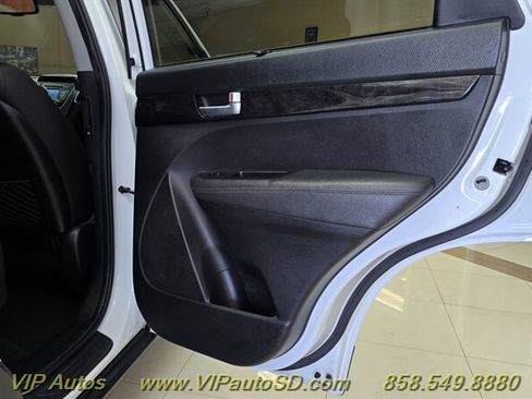 Used 2014 Kia Sorento LX FWD image 14