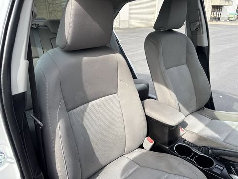 Used 2016 Toyota Corolla LE image 33