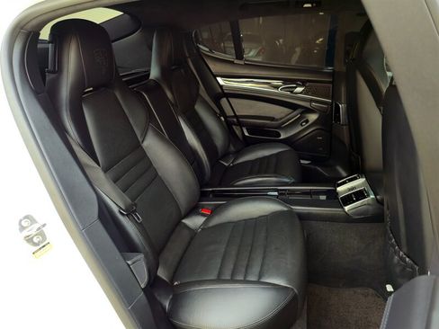 Used 2014 Porsche Panamera AWD/4WD image 31