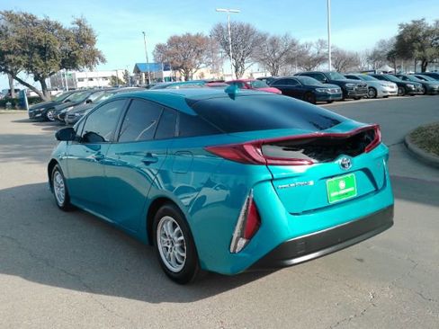 Used 2021 Toyota Prius Prime XLE image 9