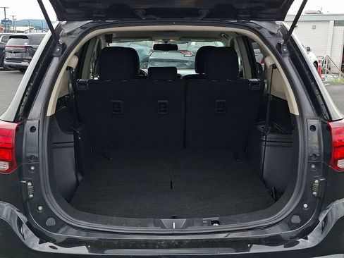 Used 2016 Mitsubishi Outlander AWD image 24