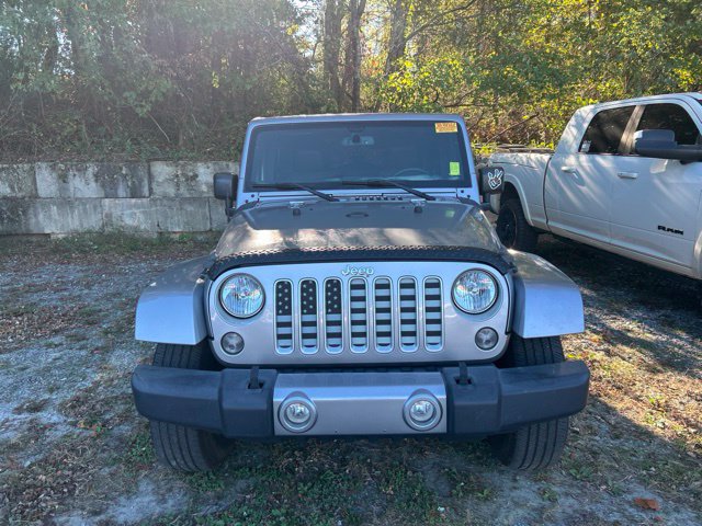 Used 2016 Jeep Wrangler Unlimited Sahara w/ Connectivity Group AWD/4WD image 8
