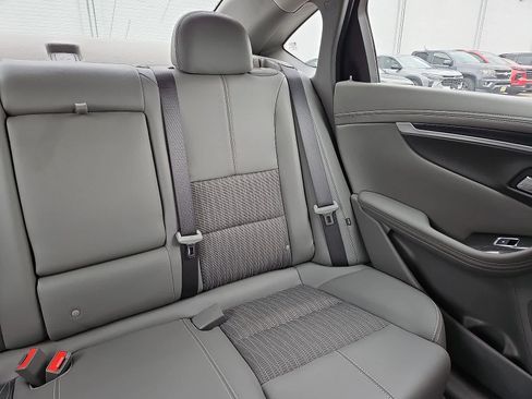 Used 2019 Chevrolet Impala LS FWD image 15