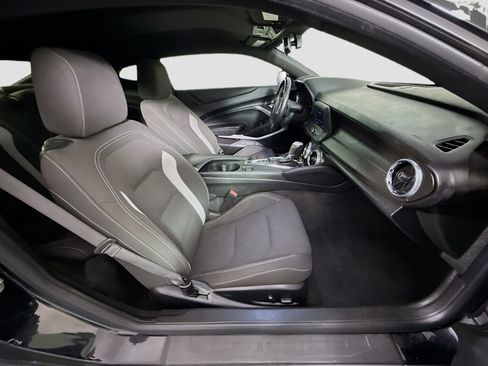 Used 2020 Chevrolet Camaro LT RWD image 27