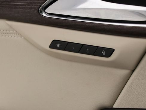 Used 2023 Buick Envision Avenir image 28