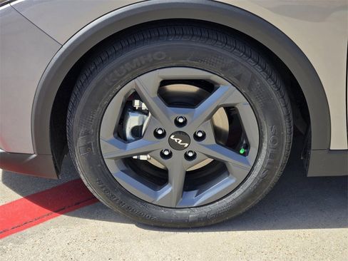 New 2026 Kia K4 LXS image 8