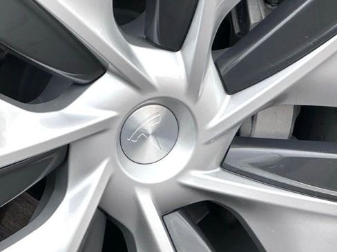 Used 2023 Tesla Model Y Long Range image 13