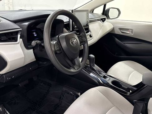 Used 2020 Toyota Corolla LE image 12