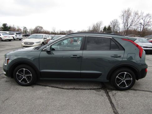 Used 2024 Kia Niro EX image 4