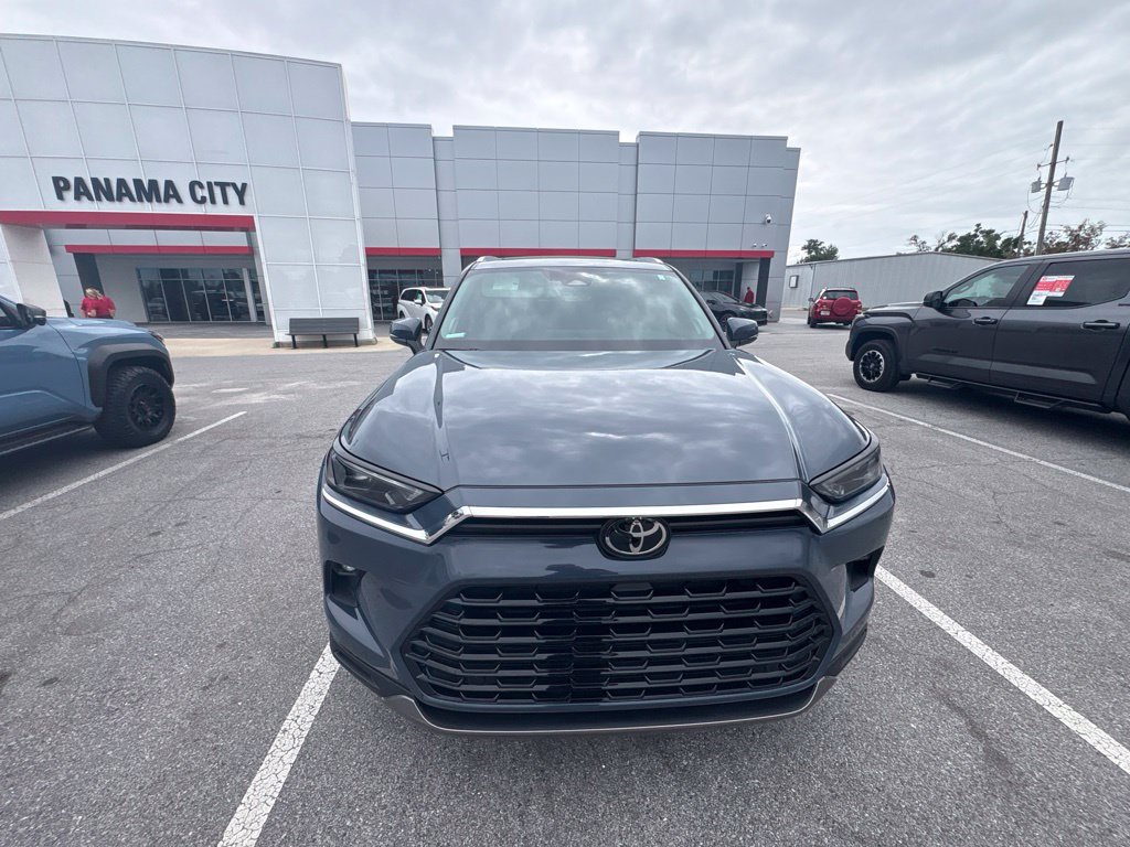 Used 2026 Toyota Grand Highlander AWD image 12
