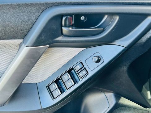 Used 2018 Subaru Forester 2.5i Premium w/ All-Weather Package image 21