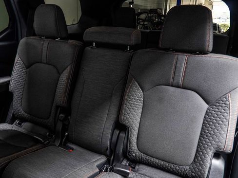 Used 2025 Honda Pilot Sport image 36