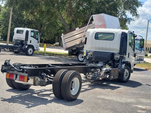 Used 2027 Isuzu NPR RWD image 4